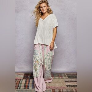 POL Ribbed Knit V-Neck Short Sleeve T-Shirt with Side Slit🆕